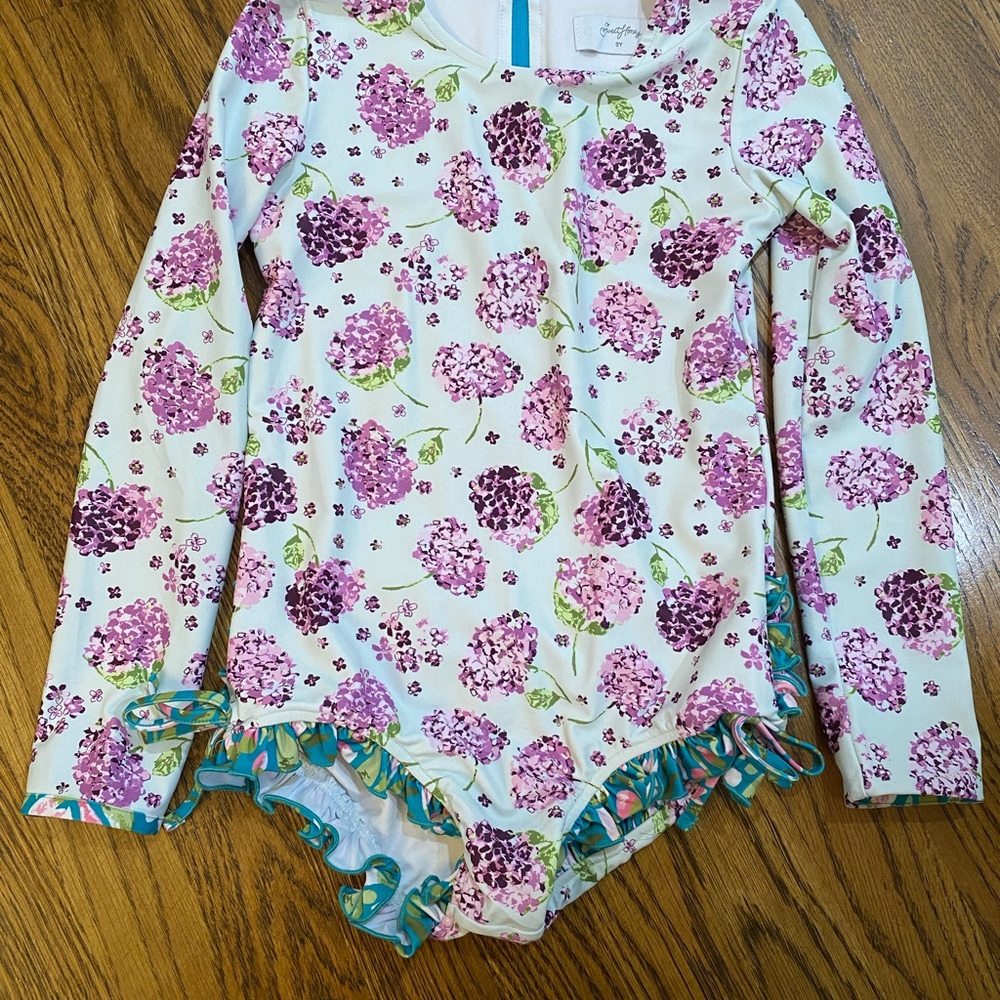Kids Long-Sleeve Floral Rash Guard Swimsuit - Pink Hydrangea